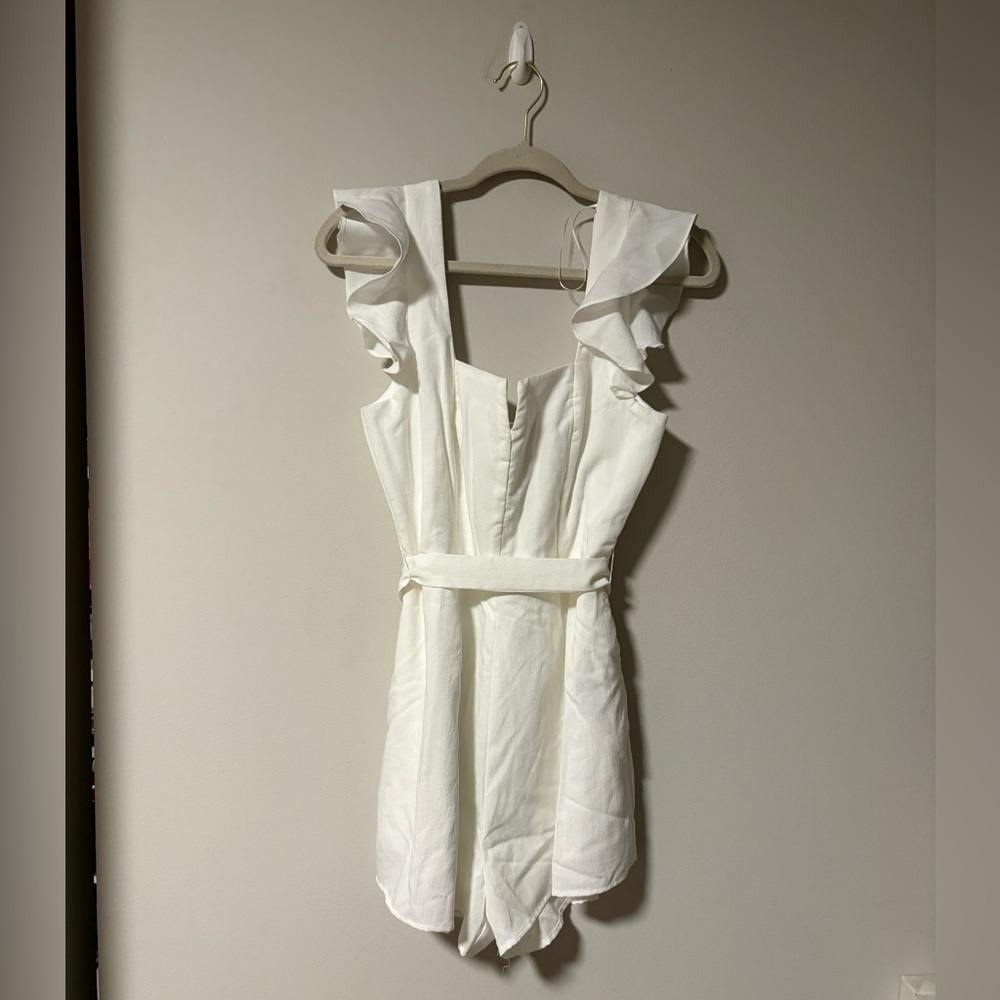 NWOT Miami for Francesca’s White Romper Medium